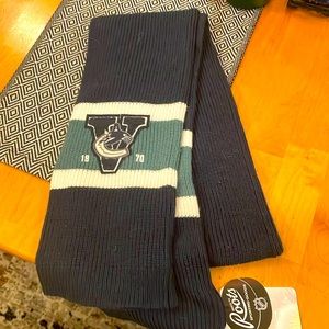 Roots Vancouver Canucks Scarf